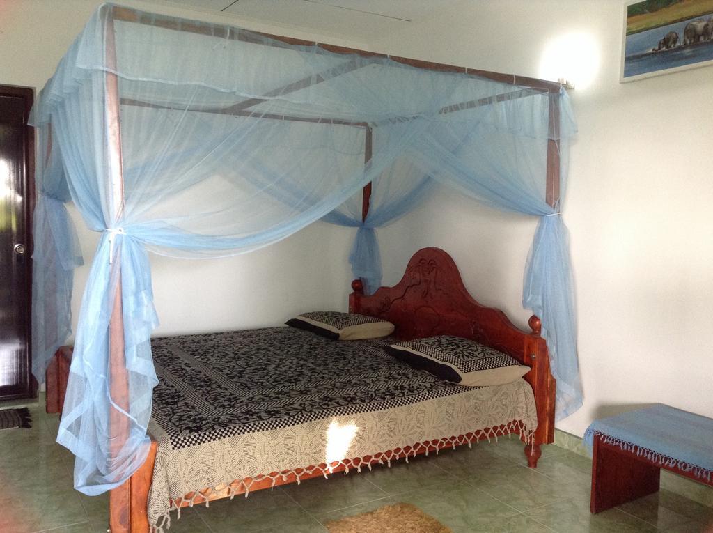 Lagoon Inn Hambantota Extérieur photo