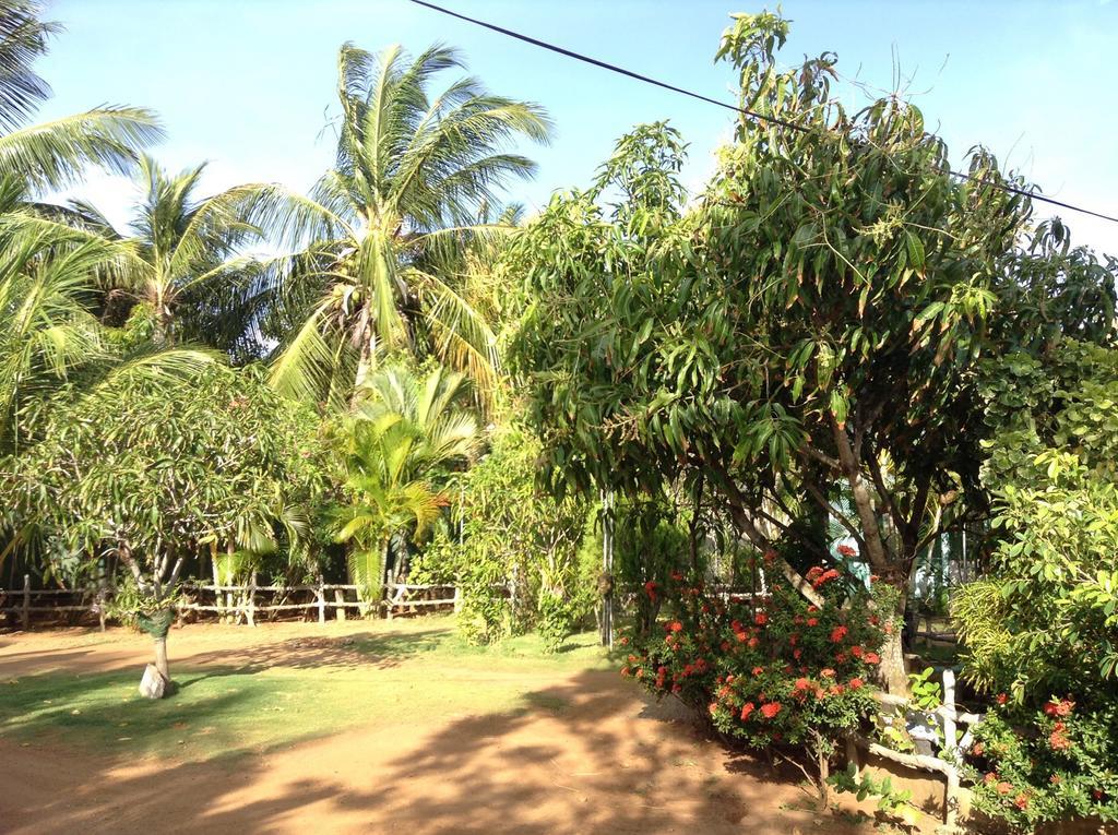 Lagoon Inn Hambantota Extérieur photo