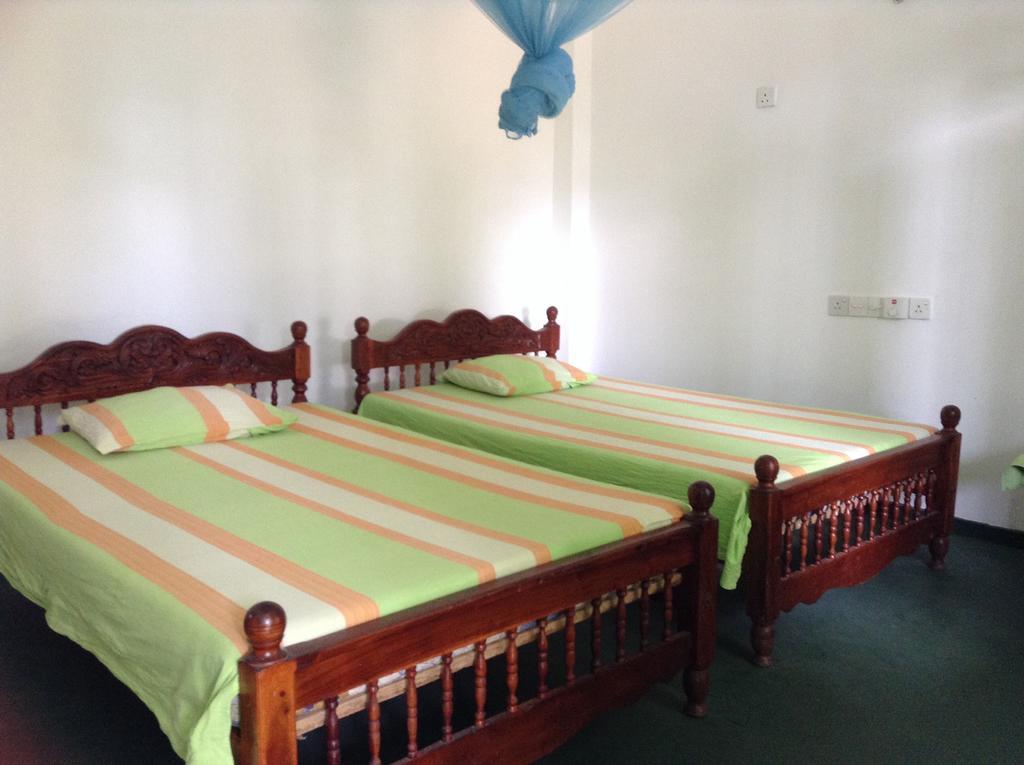 Lagoon Inn Hambantota Extérieur photo