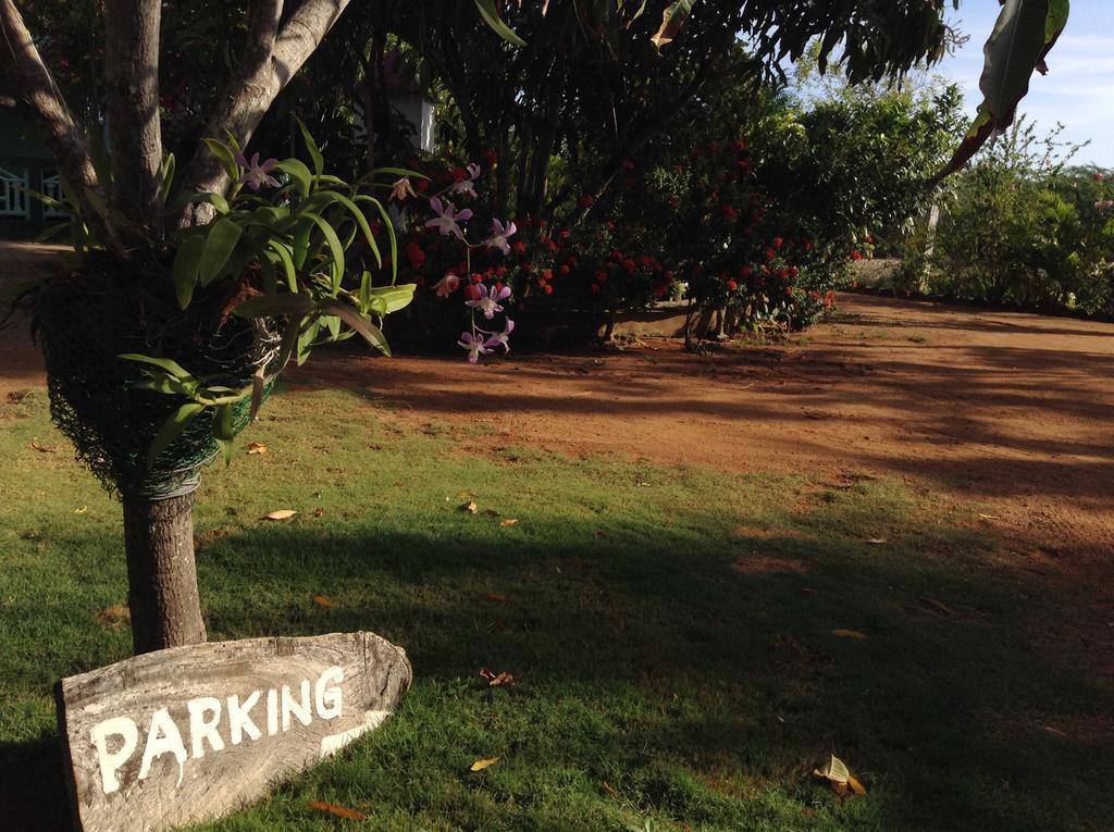 Lagoon Inn Hambantota Extérieur photo