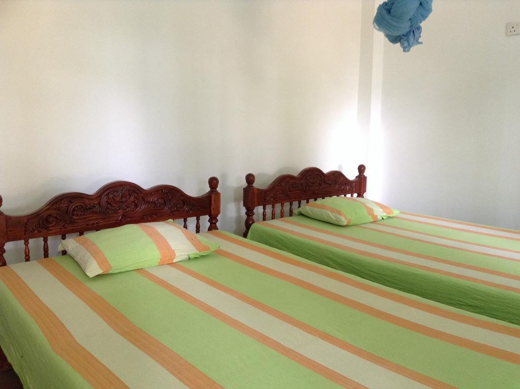 Lagoon Inn Hambantota Extérieur photo