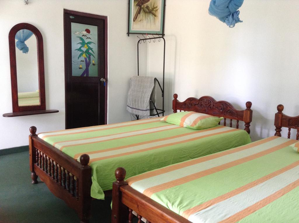 Lagoon Inn Hambantota Extérieur photo